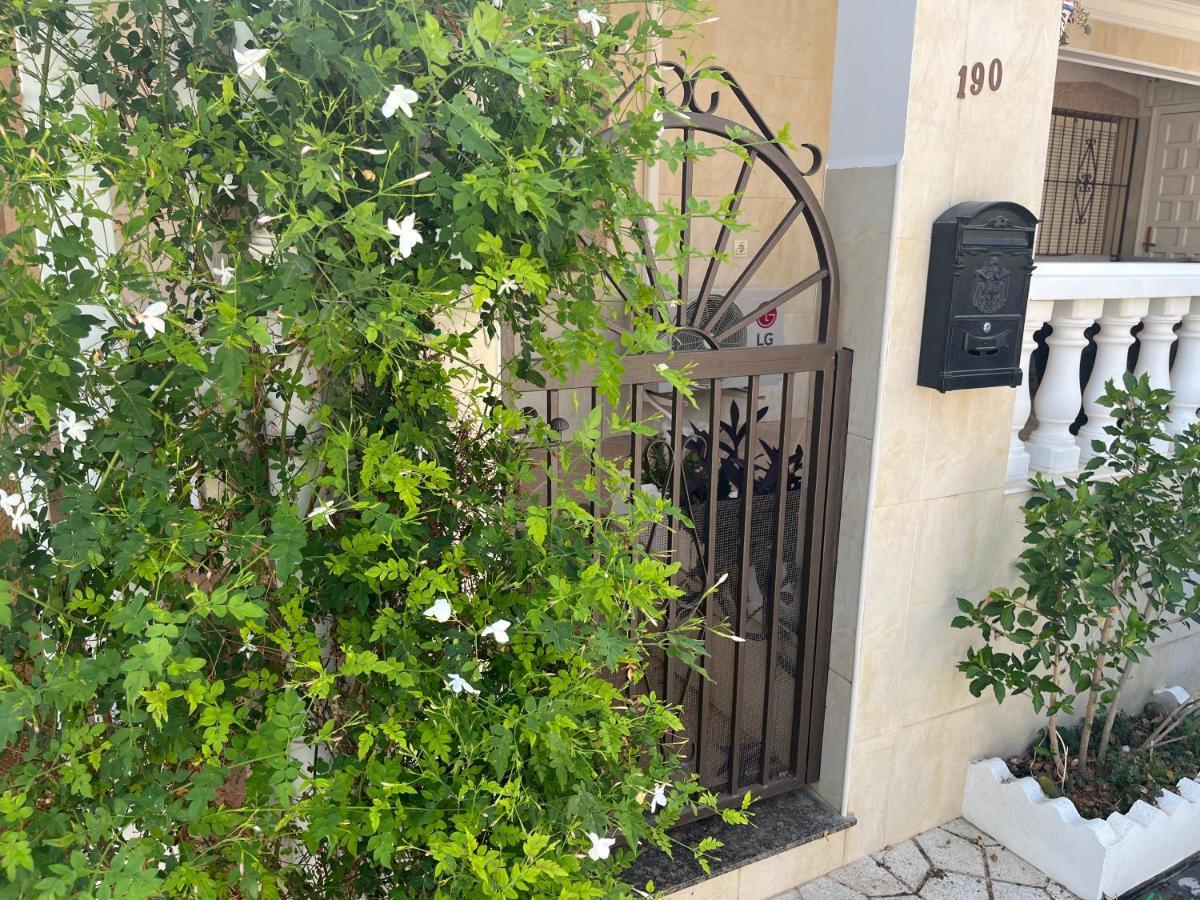 La Marina Urb, Beautiful 4 Bedroom House, Alicante, San Fulgencio, Spain Luaran gambar